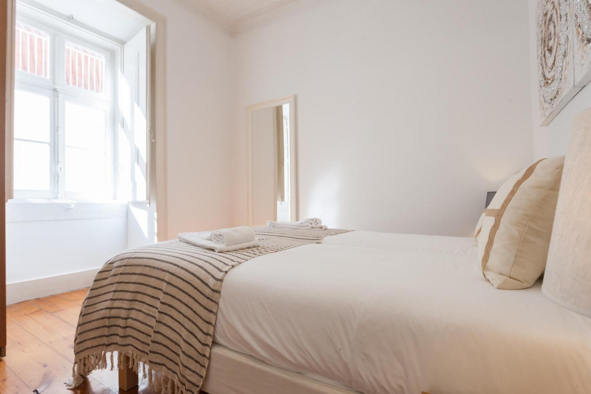 Tejo Vintage Three-Bedroom Apartment - By Lu Holidays Lizbona Zewnętrze zdjęcie